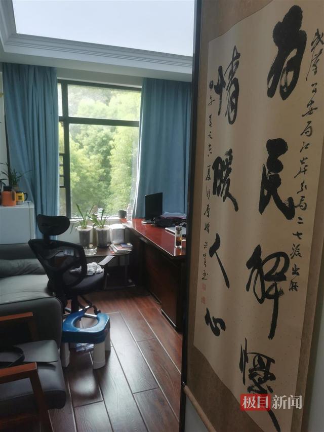 硬汉所长凌晨倒在办公室①信念永争一流生命定格在52岁以所为家的派出所所长凌晨倒在办公室